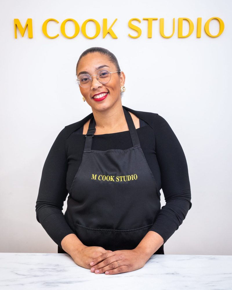 Portrait de Mounia Beaujour dirigeante de M Cook Studio